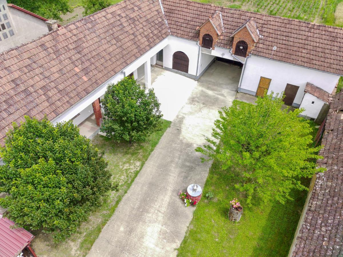 Apartman Marta I Soba Maja Gradiste Exterior foto